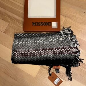 Missoni scarf new in box